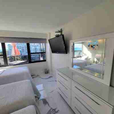 Majestic Oceanfront 3 Bedroom Views Every Room Large Corner Apartment - 901 Rooms