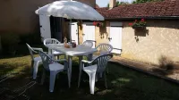 Gîte "La petite Maison" in the quiet of the countryside Hotel a Saint-Crepin-et-Carlucet