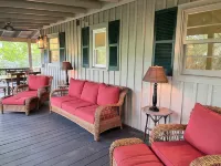 Walk to town Cozy Cottage - 3-Star