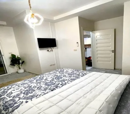 Cozy 1BR Retreat, Steps to Sand