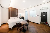 Jeju Aewol Show Drive in Unmanned Hotel