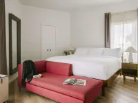 Hotel Beverly Terrace - Beverly Hills West Hollywood Hotels near Beverly Park