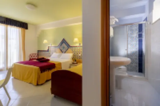 瑞瓦德爾索酒店 聖維託洛卡波酒店