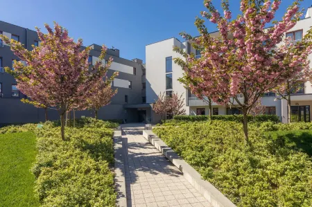 Royal Palace Elegant Apartment Отели в г. Констанцин-Езёрна