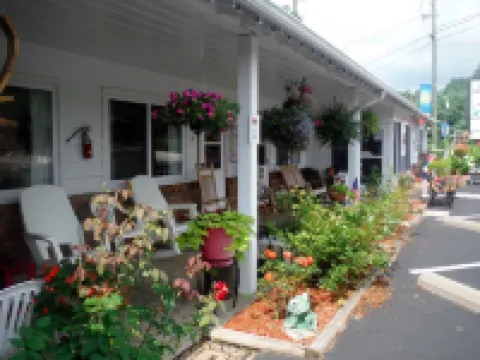Laurel Park Inn Hotels in Maggie Valley