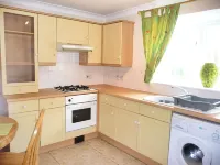 2 Bed House - Sleeps 4 - Parking - Pets - Garden