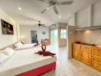 SR Sea View Apartments Hotel in zona Phuket Simon Cabaret