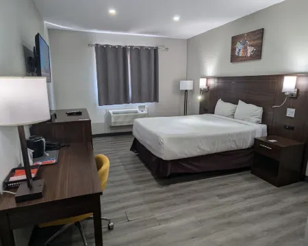 Econo Lodge Hotels in Cochrane District