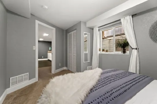 Beautiful Old Town 2 Bedroom Apartment with Bikes!