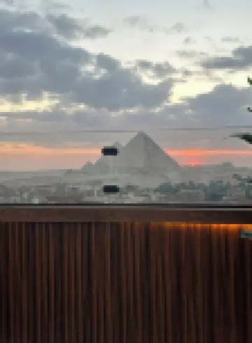Crowne Pyramids Palace