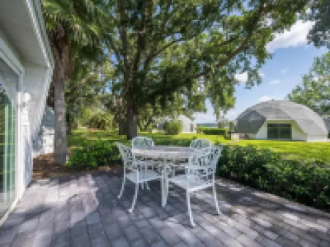 Sumner Lake Tiny House Hotels in Clermont