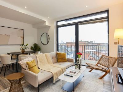 The Harlesden Escape - Spacious 3Bdr Flat with Balcony