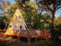 Whaka Lodge Luxury Camp Hotels in Gers