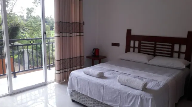 裏森拉克假日度假村 酒店