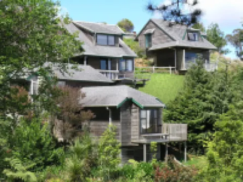 Grafton Cottage & Chalets Hotels in Thames