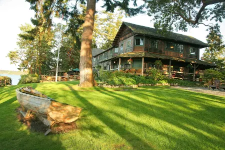 惠德比船長酒店