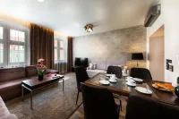 Aparthotel New Lux Hotels near Krasnal Rajcuś (Rajca)
