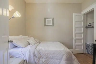 Peaceful One Bedroom Home Near Chicago Hotels near Walmart Supercenter