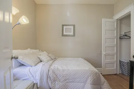 Peaceful One Bedroom Home Near Chicago