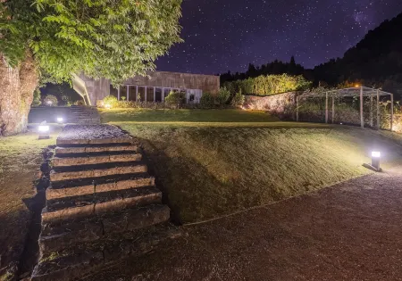 World's Nests Furnas Pods Village