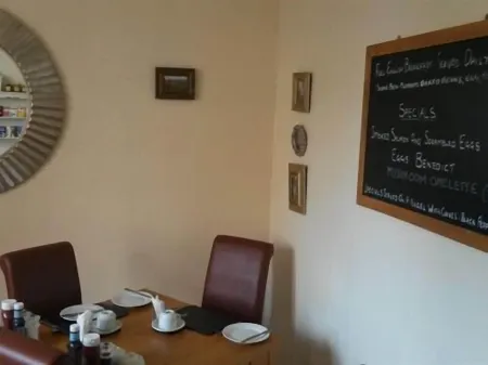 The Wilton Guest House Отели рядом с достопримечательностью «Уэймут Бич»