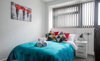 Leicester's Lyter Living