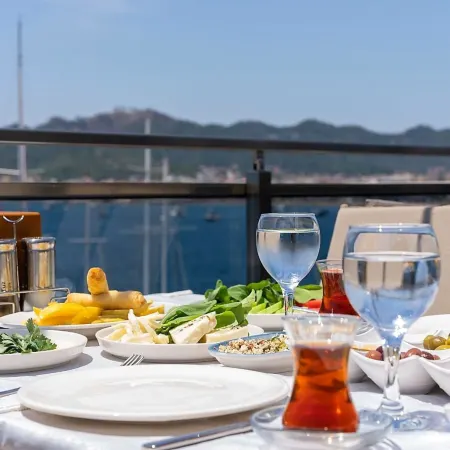 Liman Deluxe Hotel