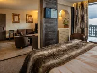 Le Lana Hotels near Altiport