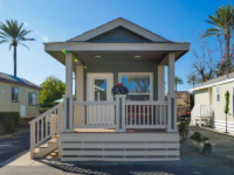 The Cottages at Golden Village Palms RV Resort Hoteles en Hemet