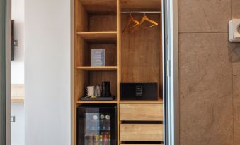 Skipper Beachfront Suites