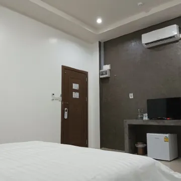 Twenty-Two Hotel Hotels near Mu Ban Phamee