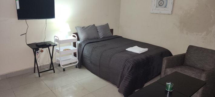 Mike's Flat Hotel โรงแรมในกินชาซา