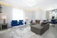 Gorgeous 4Bd w/ Pool Close to Disney @ Storey Lake 4289