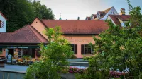 Hotel & Gästehaus Seehof - Parkplatz