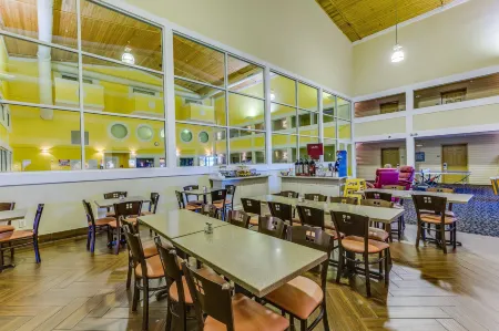 Best Western Lakewinds Отели в г. Mason County