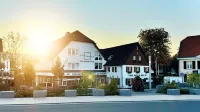 Hotel & Restaurant Zum Vater Rhein Hotels near St. Barbara - Langenfeld-Reusrath