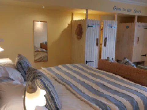 Patricks Boathouse Hotels in Mumbles