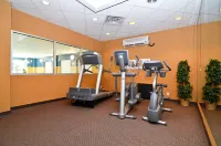 Econo Lodge Inn & Suites University - ที่มีฟิตเนส