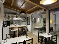 Albergue San Anton Hotels in Melide