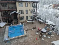 Beautiful Cozy Studio at the Base With Heated Parking
