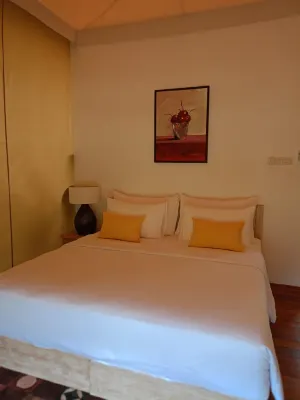 Pakarangan Glamping Resort Jembatan Cisalada 주변 호텔