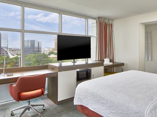 Hampton Inn and Suites Atlanta Midtown
