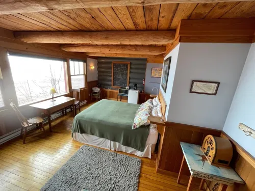 East Beach Hide-a-way on Lake Superior