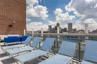 "Stunning Skyline & Canal View w/Free Parking"