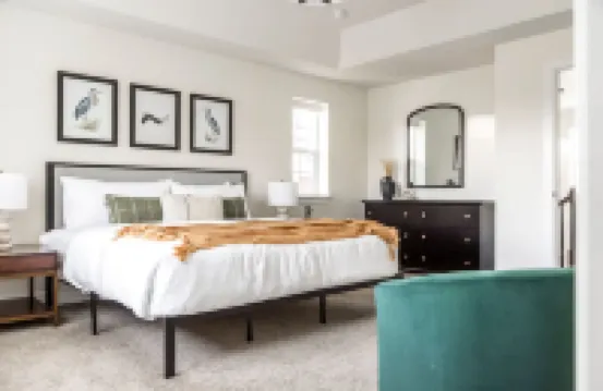 Spacious Haven with Pool Table and Outdoor Patio - Modern Serenity Hotels in Stapleton