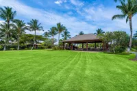 Private Mountain View and Outdoor Kitchen - Serene Tropical Retreat