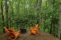 Exquisite Comfort with Outdoor Fire Seating - Stunning Modern Cabin