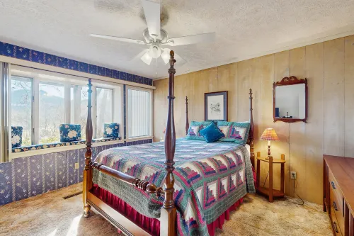 Two bedroom condo on golf course w/level entry + private balcony Hotels in Sugar Mountain