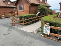 Private Deck and Hot Tub Overlooking the Pacific - Beautiful Ocean Retreat Hotels in Smith River