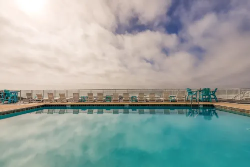 Carillon Beach condo with WiFi, fireplace, balcony, pool, and beach access Hotel a Sunnyside